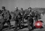 Immagine di Assalto tedesco Stug III a Varsavia rivolta Varsavia POLONIA, 1944, secondo 13 filmato di repertorio 65675043477
