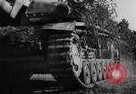 Immagine di Assalto tedesco Stug III a Varsavia rivolta Varsavia POLONIA, 1944, secondo 23 filmato di repertorio 65675043477