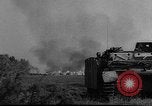 Immagine di Assalto tedesco Stug III a Varsavia rivolta Varsavia POLONIA, 1944, secondo 48 filmato di repertorio 65675043477