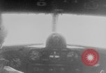 Standbild japanische Fallschirmjäger angreifenden Palembang in Niederländisch Ostindien Palembang Dutch East Indies, 1942, aus Sekunde 30 historischem Filmmaterial Videoclip 65675043483