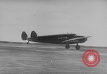 Standbild japanische Fallschirmjäger angreifenden Palembang in Niederländisch Ostindien Palembang Dutch East Indies, 1942, aus Sekunde 33 historischem Filmmaterial Videoclip 65675043483