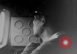 Standbild japanische Fallschirmjäger angreifenden Palembang in Niederländisch Ostindien Palembang Dutch East Indies, 1942, aus Sekunde 43 historischem Filmmaterial Videoclip 65675043483