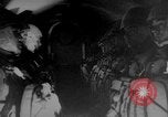 Standbild japanische Fallschirmjäger angreifenden Palembang in Niederländisch Ostindien Palembang Dutch East Indies, 1942, aus Sekunde 48 historischem Filmmaterial Videoclip 65675043483