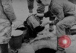 Standbild Die Deutschen kämpfen im Winter gegen die Sowjets Ostfront, 1943, aus Sekunde 45 historischem Filmmaterial Videoclip 65675043484