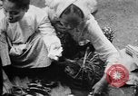 Standbild birmanischen Volkes Birma, 1940, aus Sekunde 47 historischem Filmmaterial Videoclip 65675043487