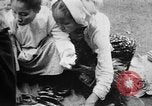 Standbild birmanischen Volkes Birma, 1940, aus Sekunde 50 historischem Filmmaterial Videoclip 65675043487