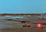 Standbild US-Militärflugzeug in Betrieb United States USA, 1962, aus Sekunde 26 historischem Filmmaterial Videoclip 65675043517