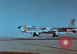 Standbild US-Militärflugzeug in Betrieb United States USA, 1962, aus Sekunde 33 historischem Filmmaterial Videoclip 65675043517