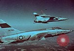 Standbild US-Militärflugzeug in Betrieb United States USA, 1962, aus Sekunde 46 historischem Filmmaterial Videoclip 65675043517