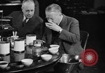 Standbild Board Tee Prüfer New York United States USA, 1938, aus Sekunde 26 historischem Filmmaterial Videoclip 65675043525