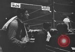 Immagine di Golden Glove finalisti New York United States USA, 1938, secondo 21 filmato di repertorio 65675043529