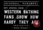 Standbild Badenden schwimmen im eisigen Wasser Oregon Mount Hood USA, 1938, aus Sekunde 3 historischem Filmmaterial Videoclip 65675043530