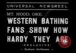 Standbild Badenden schwimmen im eisigen Wasser Oregon Mount Hood USA, 1938, aus Sekunde 6 historischem Filmmaterial Videoclip 65675043530