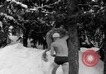 Standbild Badenden schwimmen im eisigen Wasser Oregon Mount Hood USA, 1938, aus Sekunde 29 historischem Filmmaterial Videoclip 65675043530
