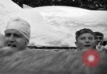 Standbild Badenden schwimmen im eisigen Wasser Oregon Mount Hood USA, 1938, aus Sekunde 55 historischem Filmmaterial Videoclip 65675043530