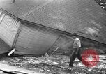Image explosion de gaz près de l'école Barberton Ohio USA, 1939, de la seconde 7 séquences d'archives historiques vidéo 65675043538