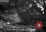 Image explosion de gaz près de l'école Barberton Ohio USA, 1939, de la seconde 21 séquences d'archives historiques vidéo 65675043538