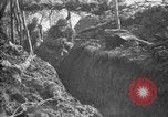 Standbild Graben camouflage Ersten Weltkrieg Frankreich, 1918, aus Sekunde 44 historischem Filmmaterial Videoclip 65675043548