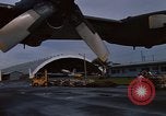Standbild C-130 Hercules Vietnam, 1970, aus Sekunde 26 historischem Filmmaterial Videoclip 65675043570