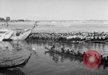 Image Boat Race Phnom Penh Cambodge, 1957, de la seconde 22 séquences d'archives historiques vidéo 65675043576