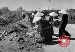 Immagine di Autostrada costruzione Il Vietnam, 1957, secondo 18 filmato di repertorio 65675043578