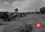 Immagine di Carrello di giovenco abitatori Phnom Penh Cambogia, 1957, secondo 20 filmato di repertorio 65675043579