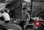 Immagine di Carrello di giovenco abitatori Phnom Penh Cambogia, 1957, secondo 29 filmato di repertorio 65675043579