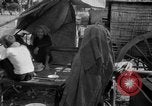 Immagine di Carrello di giovenco abitatori Phnom Penh Cambogia, 1957, secondo 31 filmato di repertorio 65675043579