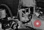 Immagine di Carrello di giovenco abitatori Phnom Penh Cambogia, 1957, secondo 44 filmato di repertorio 65675043579