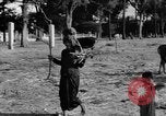 Immagine di Carrello di giovenco abitatori Phnom Penh Cambogia, 1957, secondo 51 filmato di repertorio 65675043579