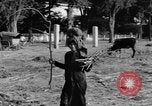 Immagine di Carrello di giovenco abitatori Phnom Penh Cambogia, 1957, secondo 52 filmato di repertorio 65675043579