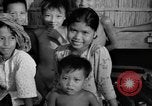 Immagine di Bambini cambogiani Cambogia, 1957, secondo 15 filmato di repertorio 65675043580
