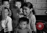 Immagine di Bambini cambogiani Cambogia, 1957, secondo 17 filmato di repertorio 65675043580