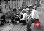 Immagine di Cambogiano di dentista Phnom Penh Cambogia, 1957, secondo 25 filmato di repertorio 65675043581