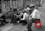Immagine di Cambogiano di dentista Phnom Penh Cambogia, 1957, secondo 27 filmato di repertorio 65675043581