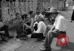 Immagine di Cambogiano di dentista Phnom Penh Cambogia, 1957, secondo 33 filmato di repertorio 65675043581
