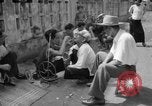 Immagine di Cambogiano di dentista Phnom Penh Cambogia, 1957, secondo 36 filmato di repertorio 65675043581