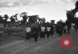Standbild kambodschanischen Frauen Angkor-Vat Kambodscha, 1957, aus Sekunde 27 historischem Filmmaterial Videoclip 65675043592
