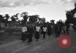 Standbild kambodschanischen Frauen Angkor-Vat Kambodscha, 1957, aus Sekunde 28 historischem Filmmaterial Videoclip 65675043592