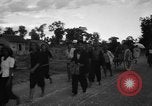 Standbild kambodschanischen Frauen Angkor-Vat Kambodscha, 1957, aus Sekunde 35 historischem Filmmaterial Videoclip 65675043592