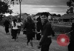 Standbild kambodschanischen Frauen Angkor-Vat Kambodscha, 1957, aus Sekunde 39 historischem Filmmaterial Videoclip 65675043592