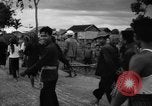Standbild kambodschanischen Frauen Angkor-Vat Kambodscha, 1957, aus Sekunde 40 historischem Filmmaterial Videoclip 65675043592