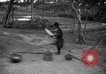 Standbild kambodschanischen Frauen Angkor-Vat Kambodscha, 1957, aus Sekunde 55 historischem Filmmaterial Videoclip 65675043592