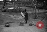 Standbild kambodschanischen Frauen Angkor-Vat Kambodscha, 1957, aus Sekunde 56 historischem Filmmaterial Videoclip 65675043592