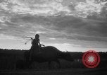 Immagine di Donne cambogiane Angkor-Vat Cambogia, 1957, secondo 58 filmato di repertorio 65675043593
