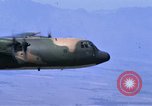 Image C-130 Hercules Vietnam, 1970, de la seconde 4 séquences d'archives historiques vidéo 65675043597
