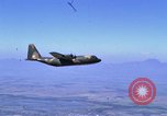 Image C-130 Hercules Vietnam, 1970, de la seconde 8 séquences d'archives historiques vidéo 65675043597