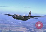 Image C-130 Hercules Vietnam, 1970, de la seconde 43 séquences d'archives historiques vidéo 65675043598