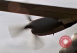 Image C-130 Hercules Vietnam Dak à, 1970, de la seconde 11 séquences d'archives historiques vidéo 65675043599