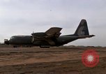 Image C-130 Hercules Vietnam Dak à, 1970, de la seconde 21 séquences d'archives historiques vidéo 65675043599